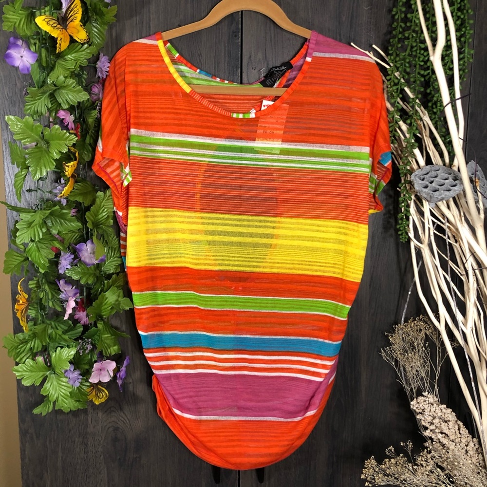 •🌸5/$25🌸NWT Rouge Stripped Sheer Short Sleeved Keyhole Top